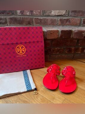 Tory Burch Neon Fluorescent Pink Patent Leather Miller Sandals